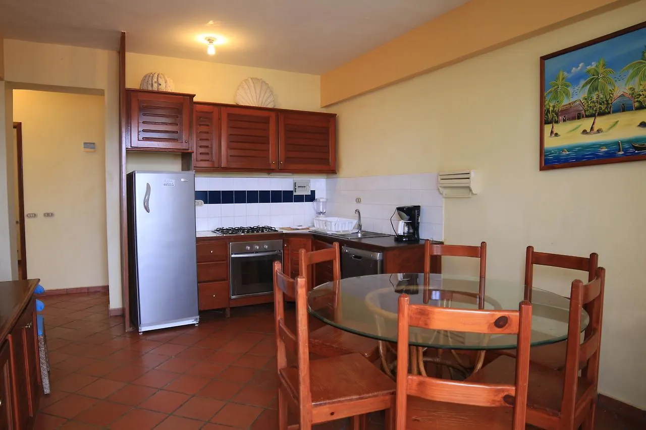 Hotel Residencial Las Palmeras De Willy Boca Chica